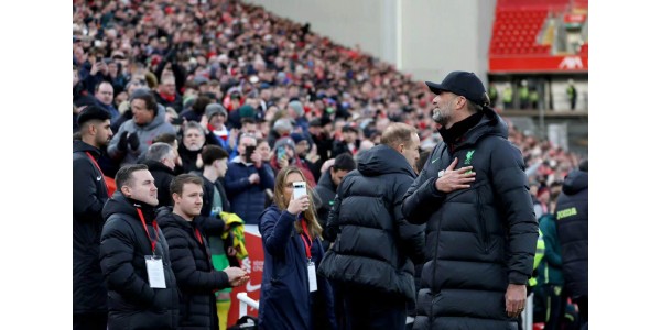 Fansen sang farvel og Liverpool-trener Klopp ble rørt til tårer